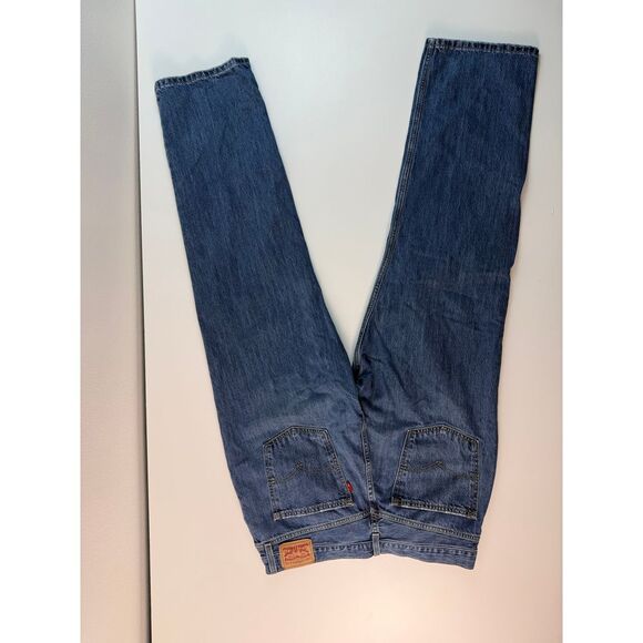 Levi's Low Pro Straight Jeans Medium Wash Distressed Knees Denim Size 32 - Picture 3 of 7